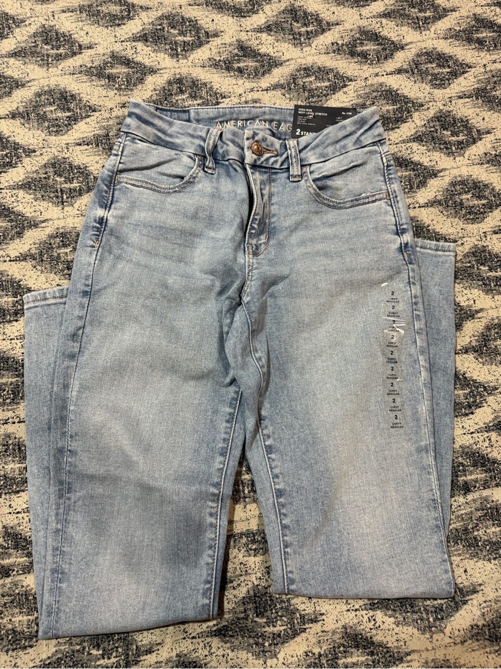 American Eagle Outfitters Women's Light Wash High-Rise Jeggings Size 2 NWT